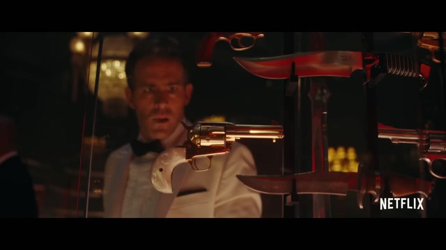 Red Notice Official Trailer