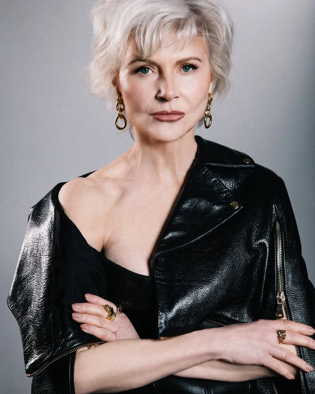 Beth Broderick - Photo