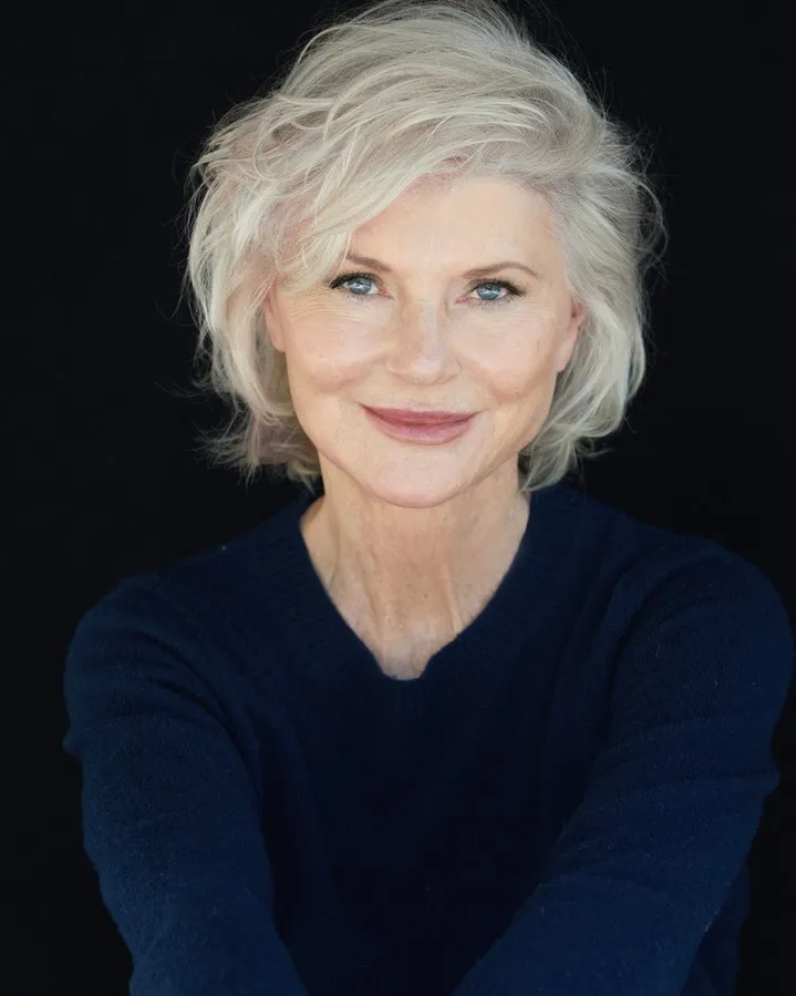 Beth Broderick - Photo