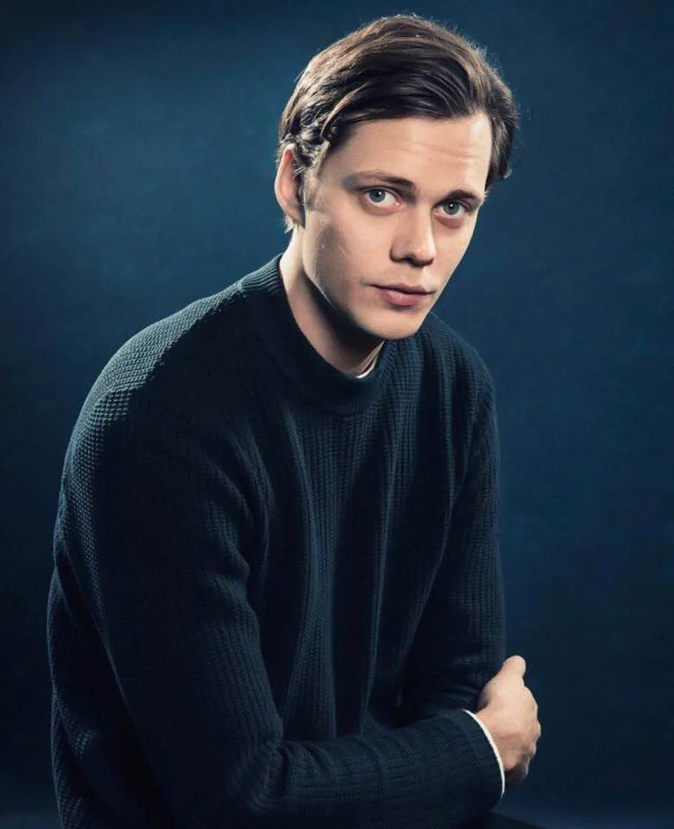 Bill Skarsgård - Photo