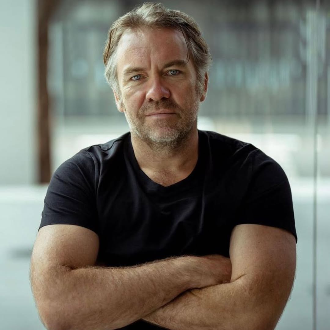 Brendan Cowell - Photo