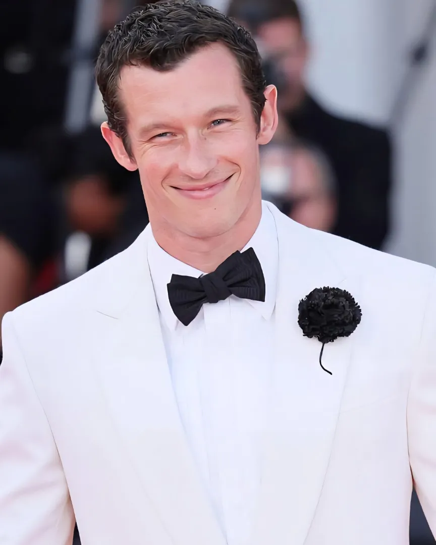 Callum Turner - Photo