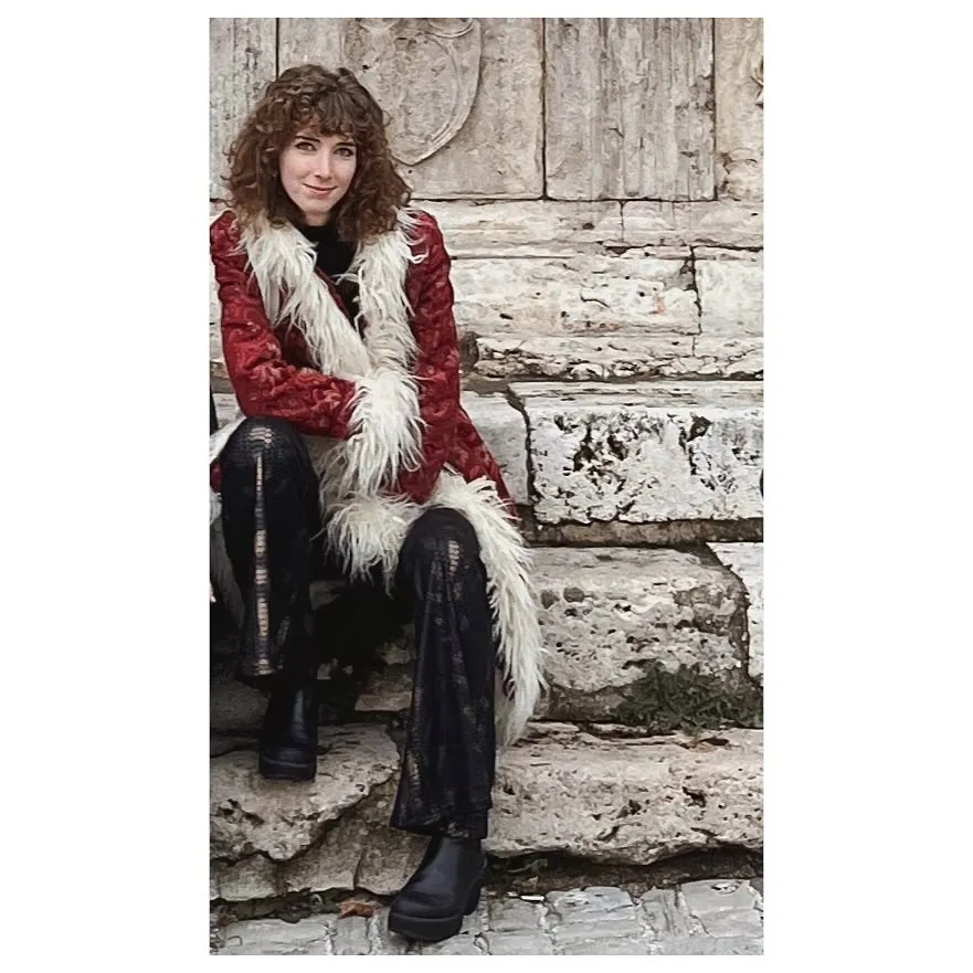 Elizabeth Harlow - Photo