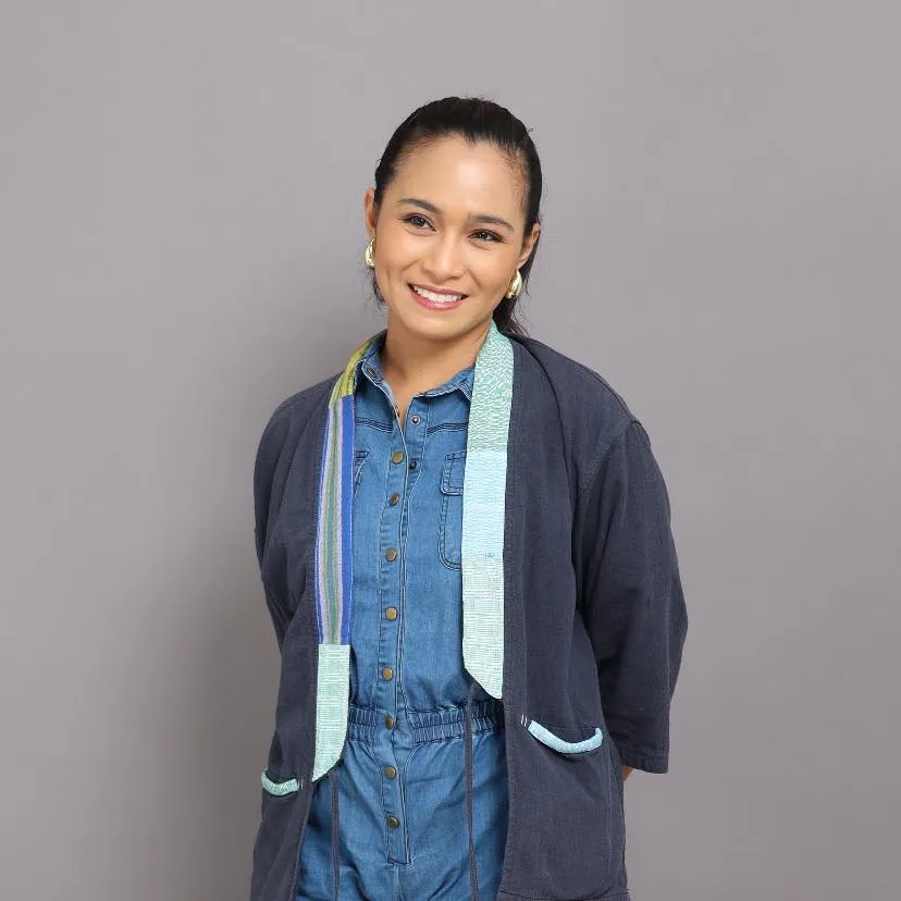 Elora Espano - Photo