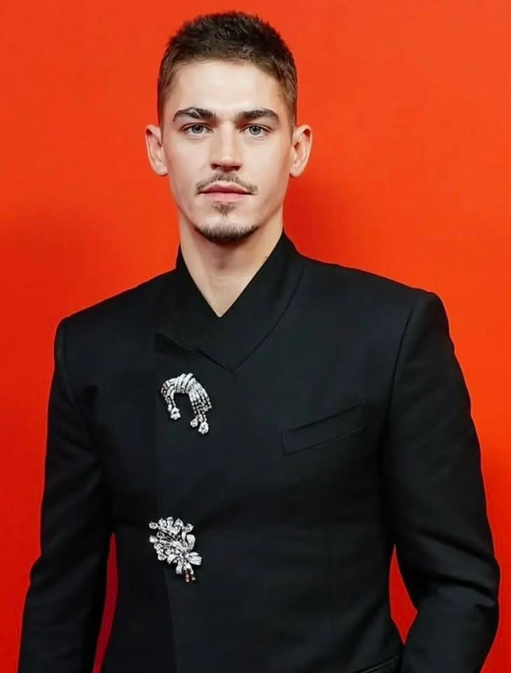 Hero Fiennes Tiffin - Photo