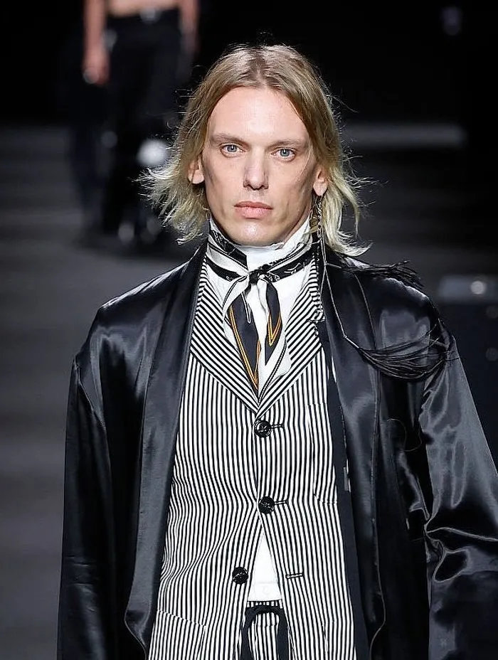 Jamie Campbell Bower - Photo