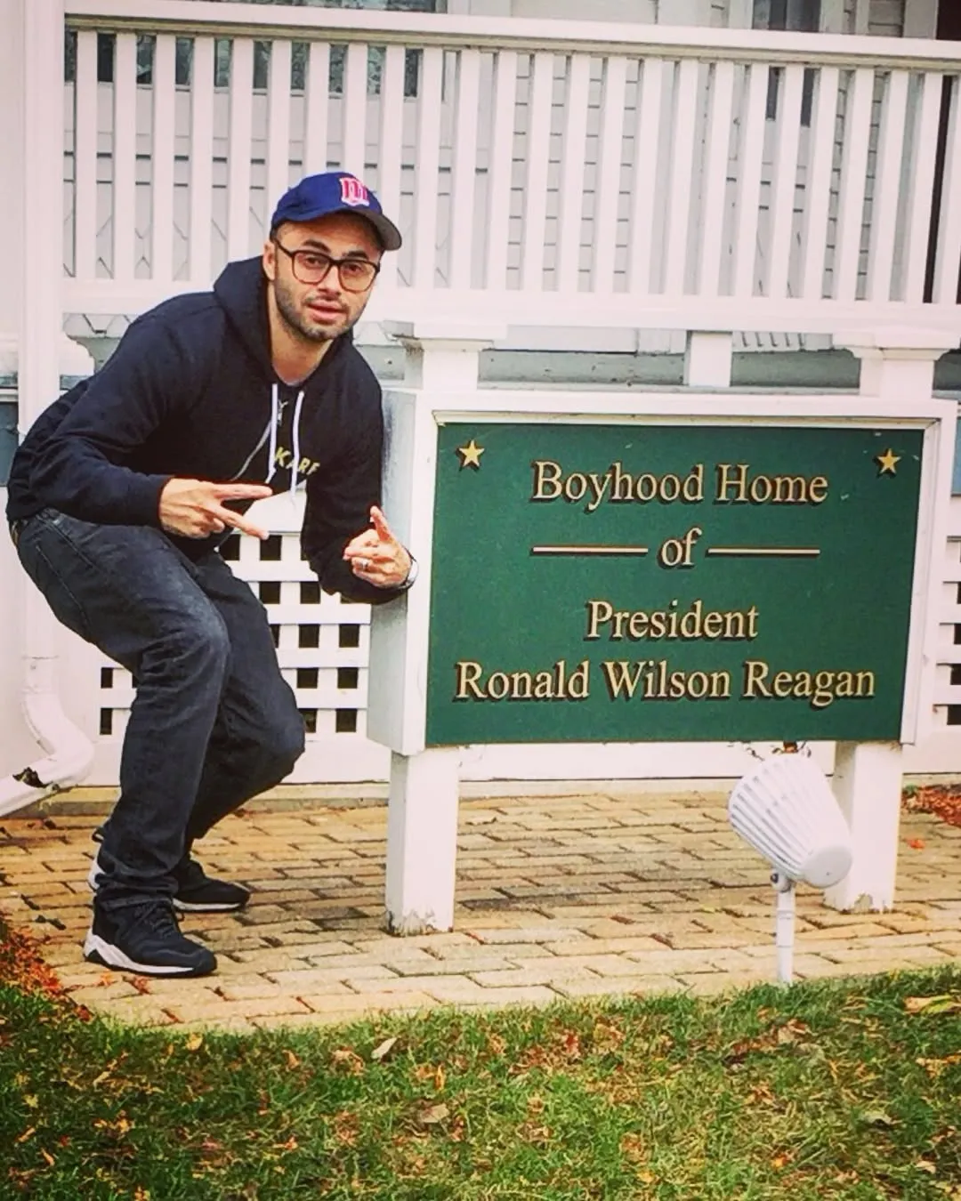 Joe Mande - Photo
