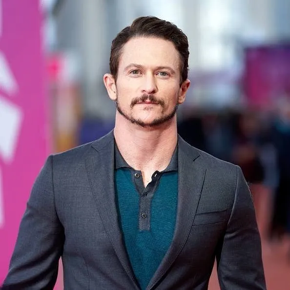 Jonathan Tucker - Photo