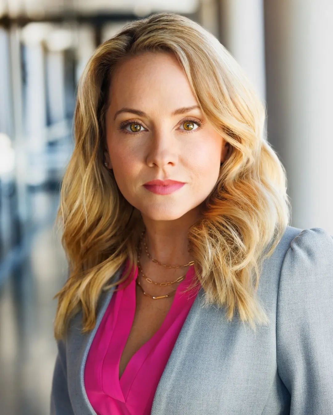 Kelly Stables - Photo