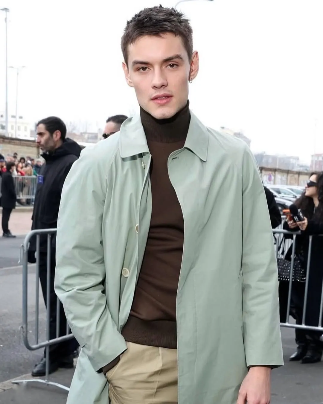 Louis Partridge - Photo