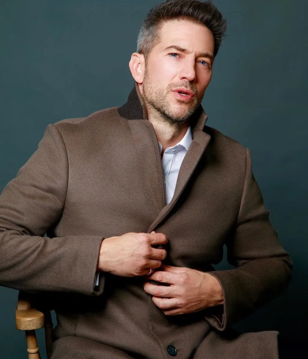 Luke Roberts - Photo