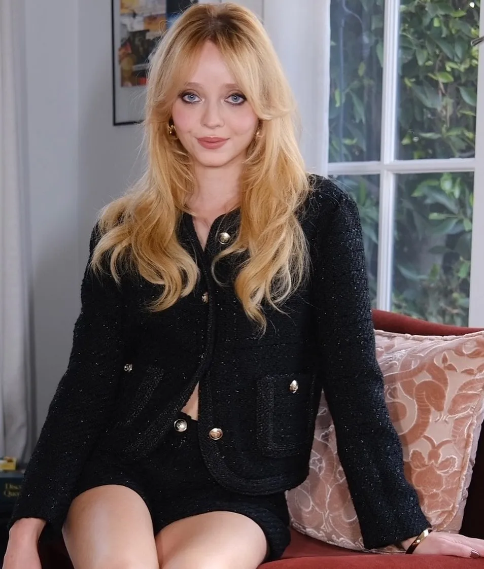 Madeleine Arthur - Photo