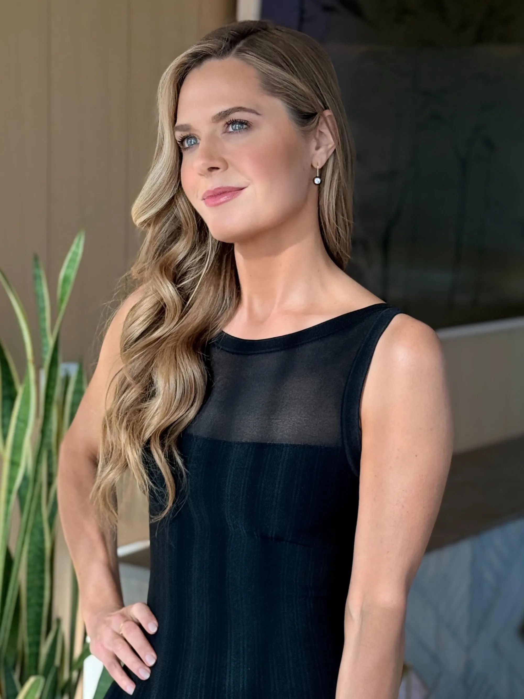 Maggie Lawson - Photo