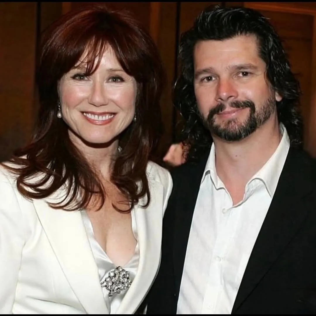 Mary Mcdonnell - Photo