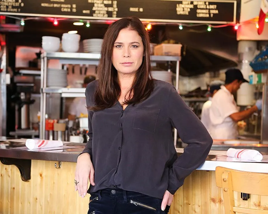 Maura Tierney - Photo