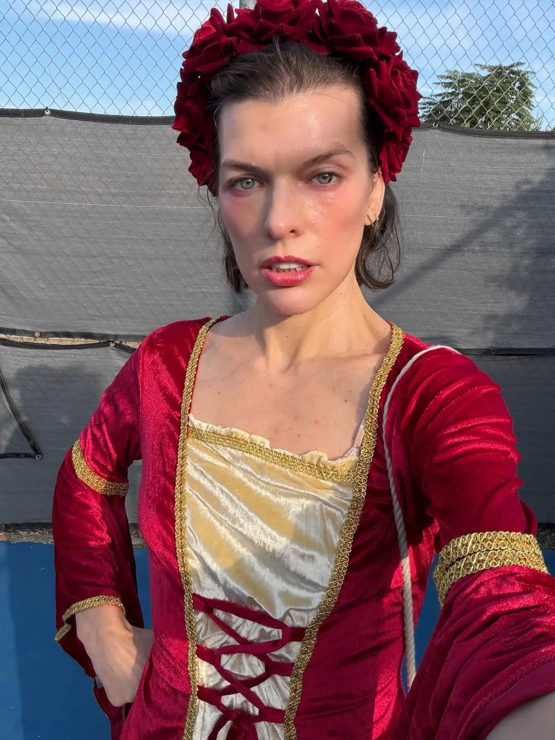 Milla Jovovich - Photo