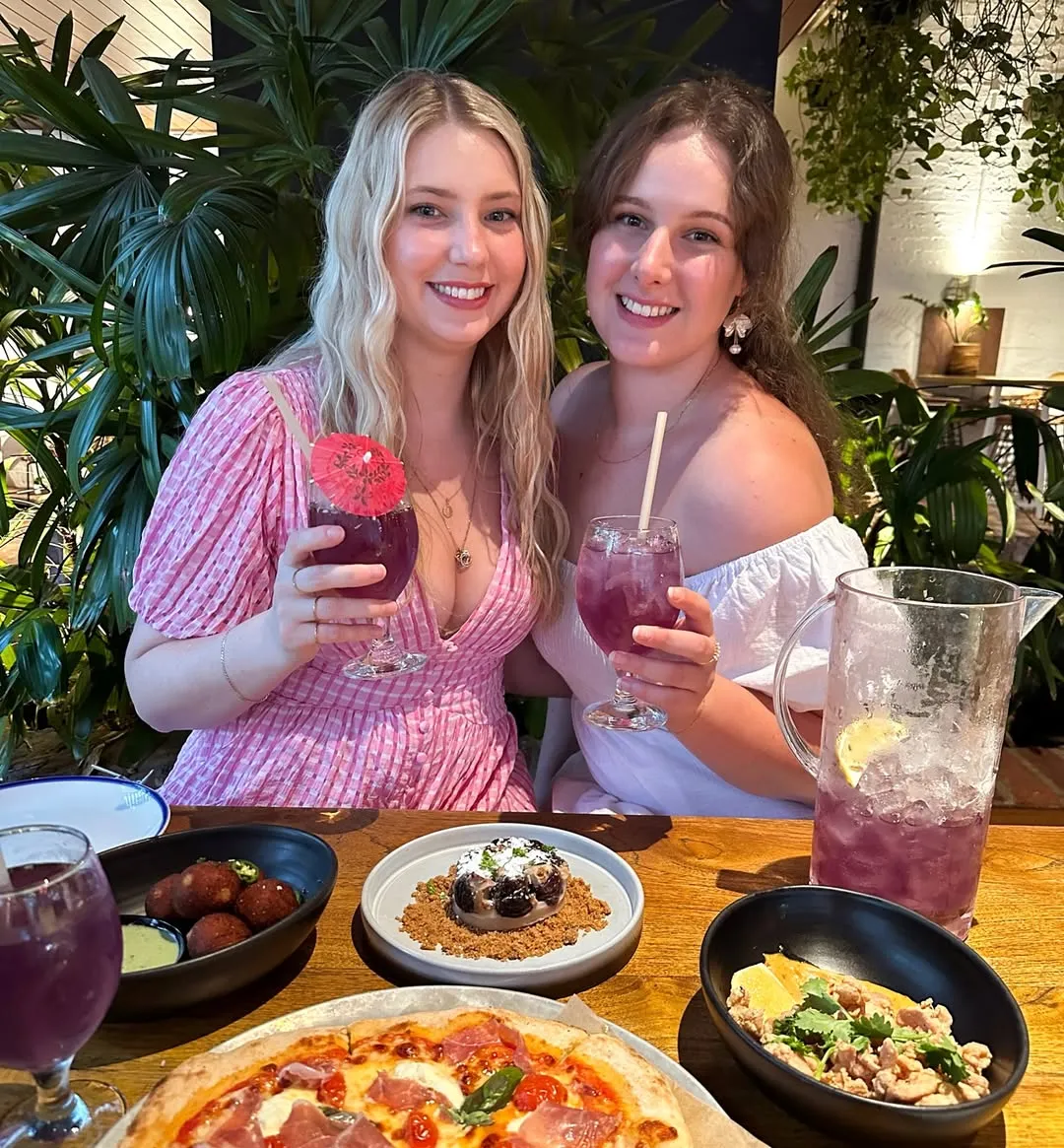 Nicholle Hembra - Photo