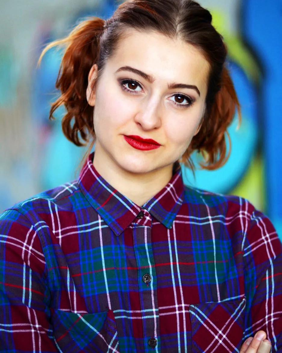 Olivia Castanho - Photo