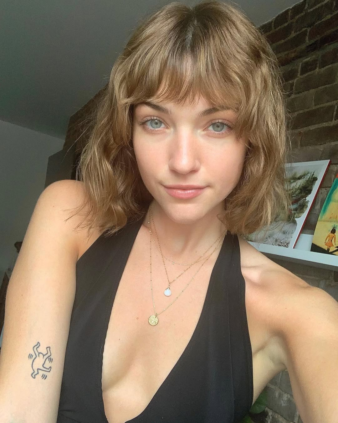 Violett Beane