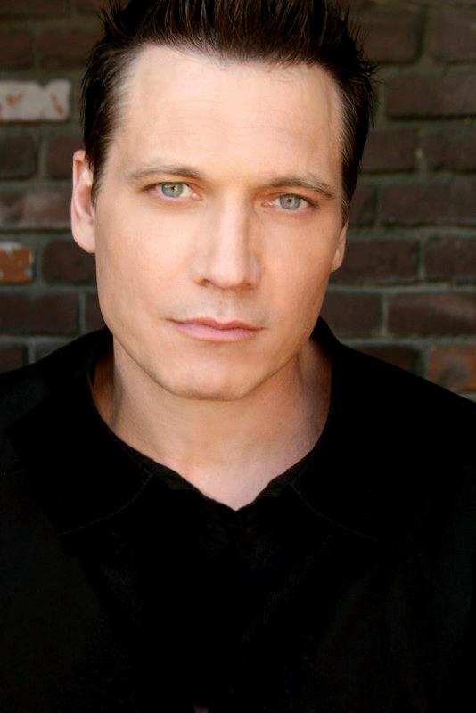 Holt McCallany