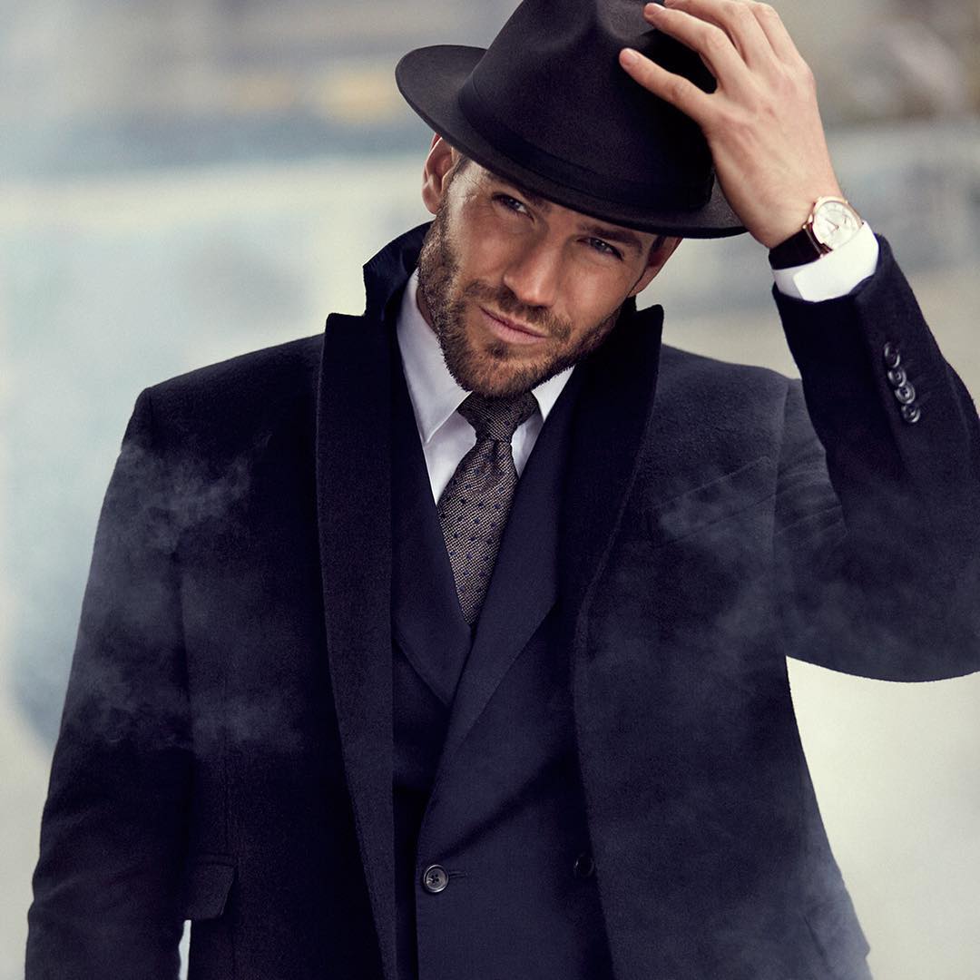 Austin Stowell