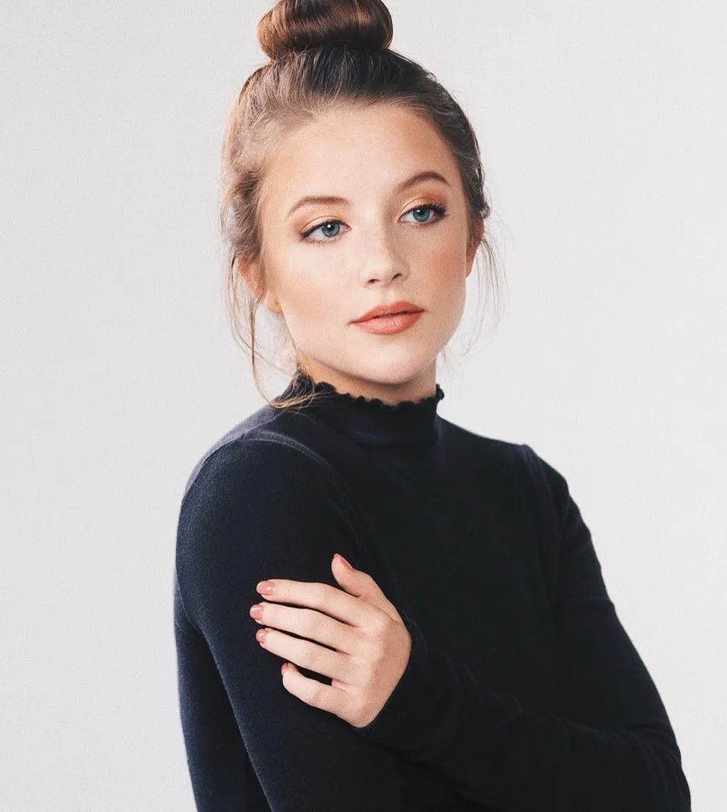 Samantha Isler - Photo