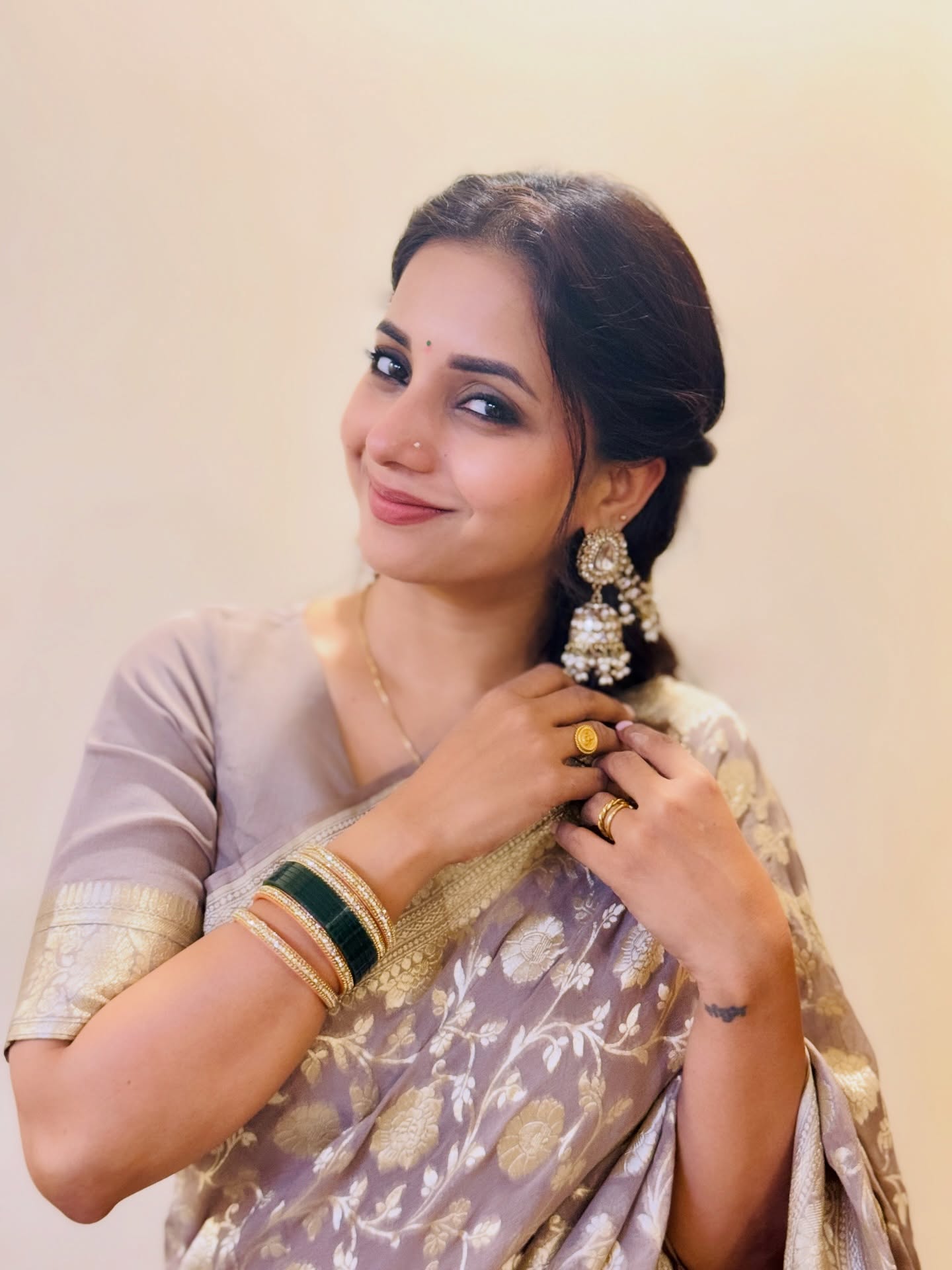 Sayali Sanjeev - Photo