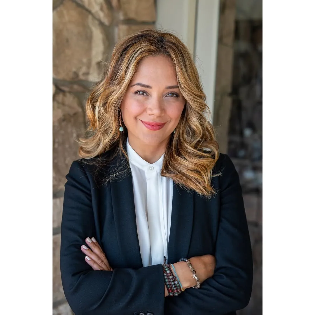 Serah Henesey - Photo