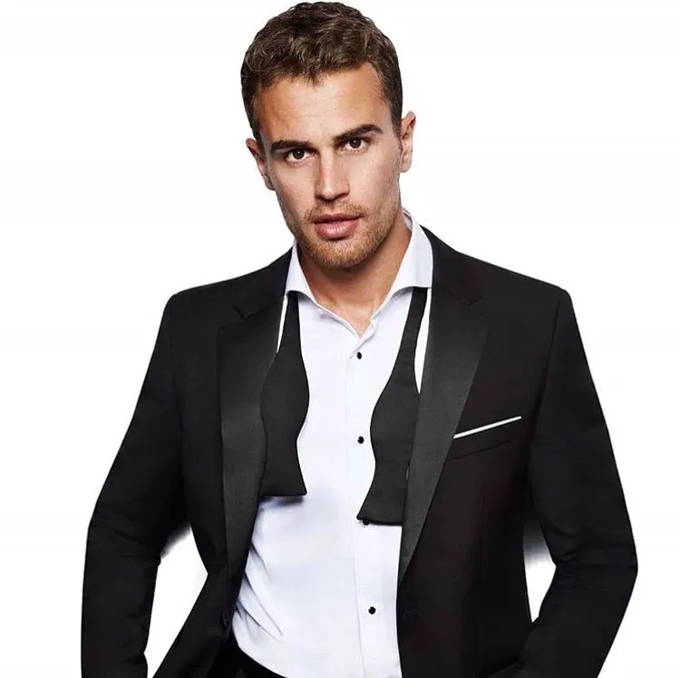 Theo James - Photo