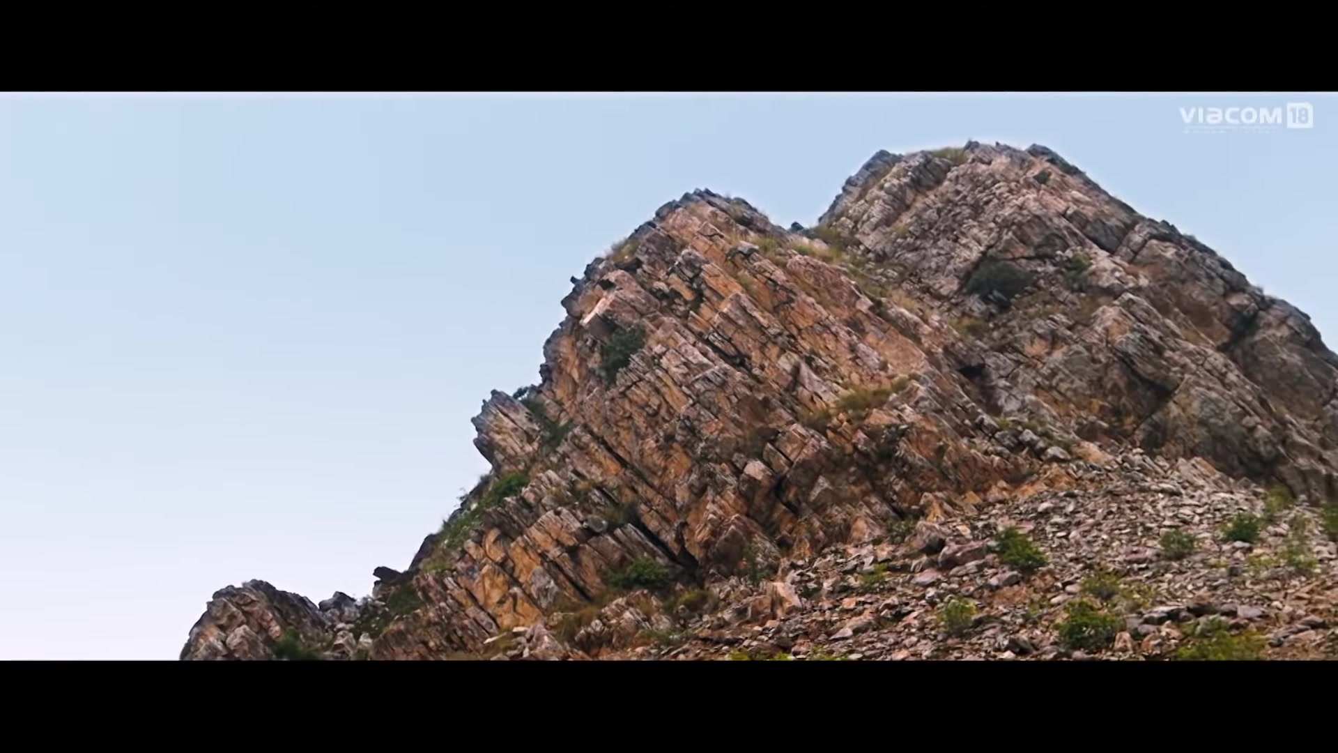 Manjhi - The Mountain Man Official Trailer